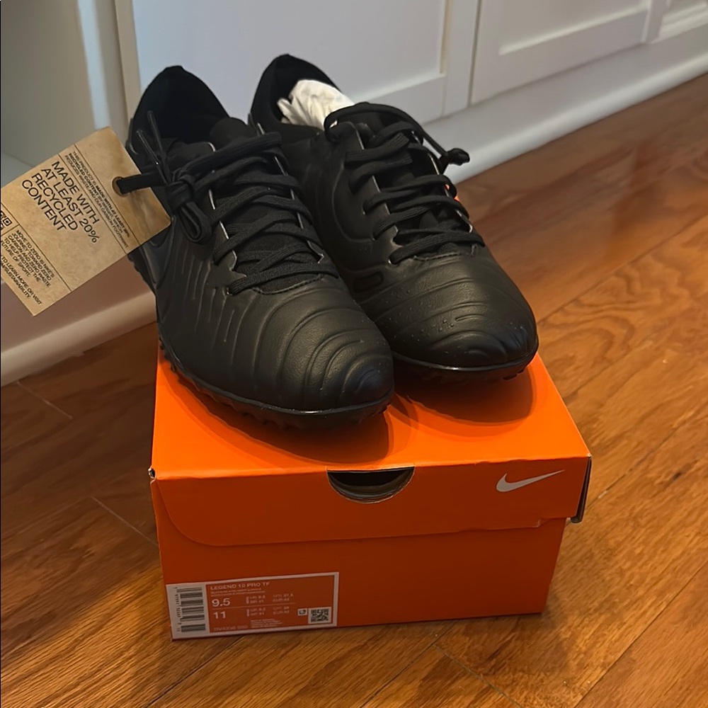 Nike Black Legend Pro TF Tiempo Shoes with Textured Upper/indoor cleats